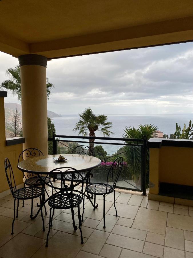 Taormina Bella Vista Apartment In Center With Pool By Taormina Holidays Exterior photo